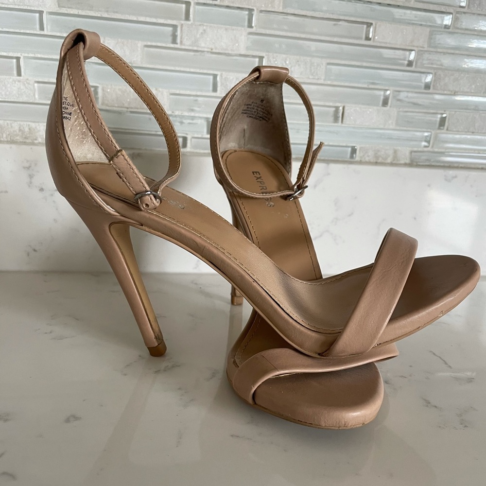 EXPRESS nude heels size 6